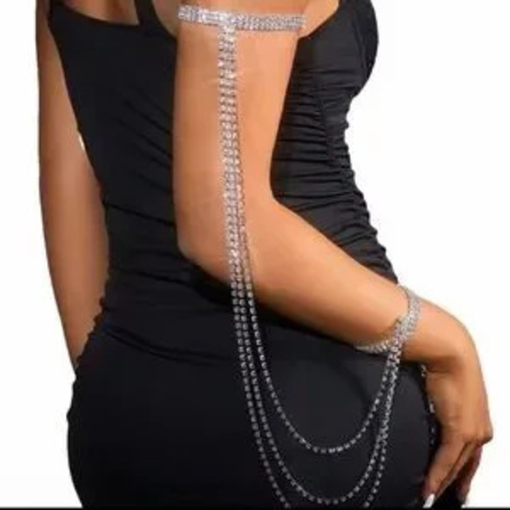 Elegant Silver Rhinestone Arm Chain - Picture 3 of 3